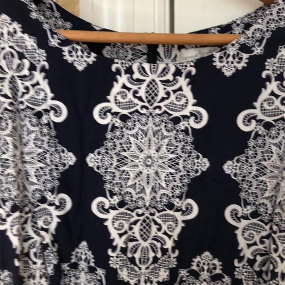 Cute belted summer dress - Picture 2 of 4